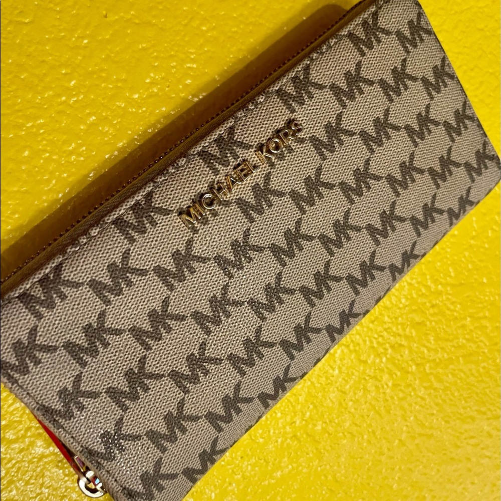 Michael Kors wallet